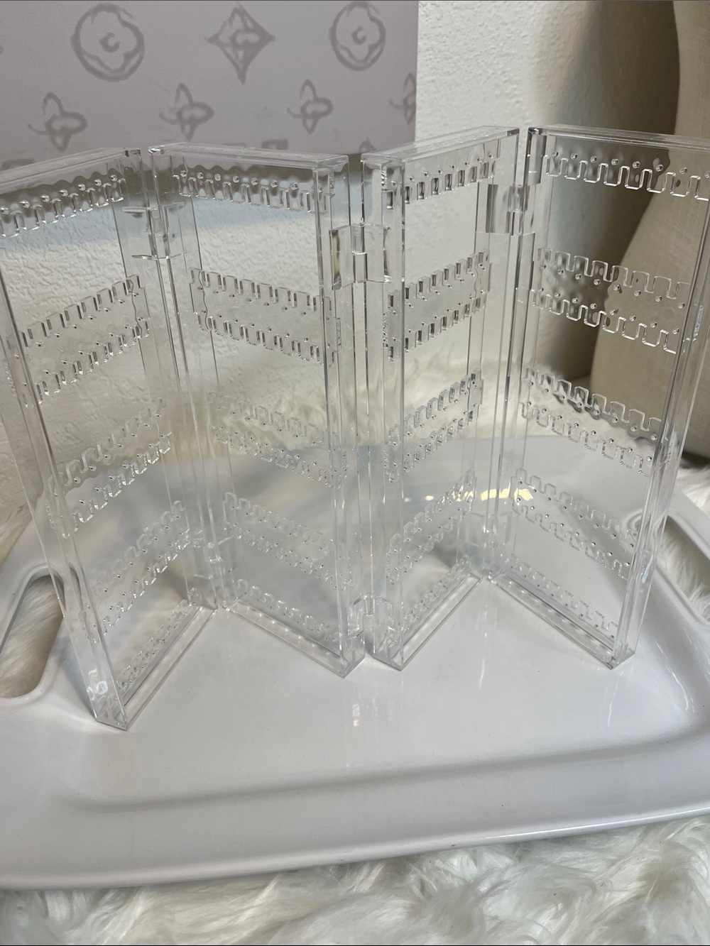 Foldable Clear Acrylic Jewelry Earring Organizer - 4-Panel Display